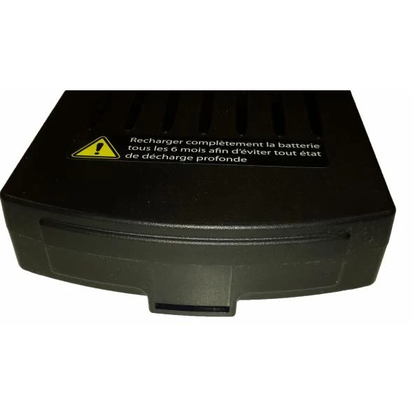 Doctibike Cette Batterie Multimarque Compatible De 36V Est Fixée Sur Le Porte-bagages De Votre Vélo Makadam, Cycoo Ou Feu Vert. Vous Pouvez La Faire Reconditionner Au Sein De Notre Atelier En 8,5Ah (pour Une Puissance De 306Wh). 4 Doctibike Cette Batterie Multimarque Compatible De 36V Est Fixée Sur Le Porte-bagages De Votre Vélo Makadam, Cycoo Ou Feu Vert. Vous Pouvez La Faire Reconditionner Au Sein De Notre Atelier En 8,5Ah (pour Une Puissance De 306Wh). – Image 4