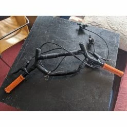 Vélo Urbain Kona -Chargeur vélo électrique Basprix kona dew deluxe l demonte 2