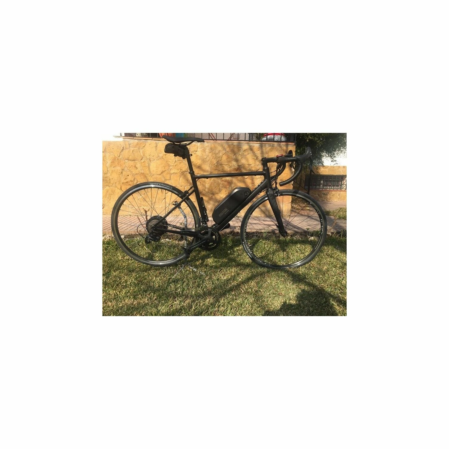 Vélo De Route électrique Van Rysel - 56 2 Vélo De Route électrique Van Rysel - 56 – Image 2