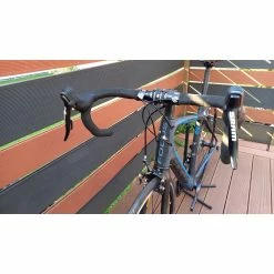 Vélo De Course Focus - 54 - 28" 8 Vélo De Course Focus - 54 - 28" -Chargeur vélo électrique Basprix velo neuf focus izalco 2